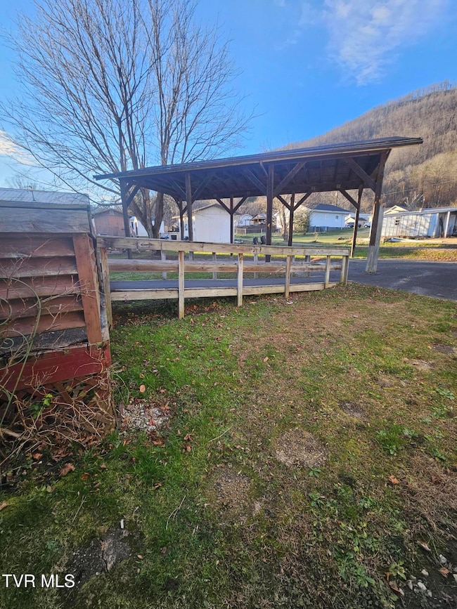2015 4th Ave E, Big Stone Gap, VA 24219 - photo 5