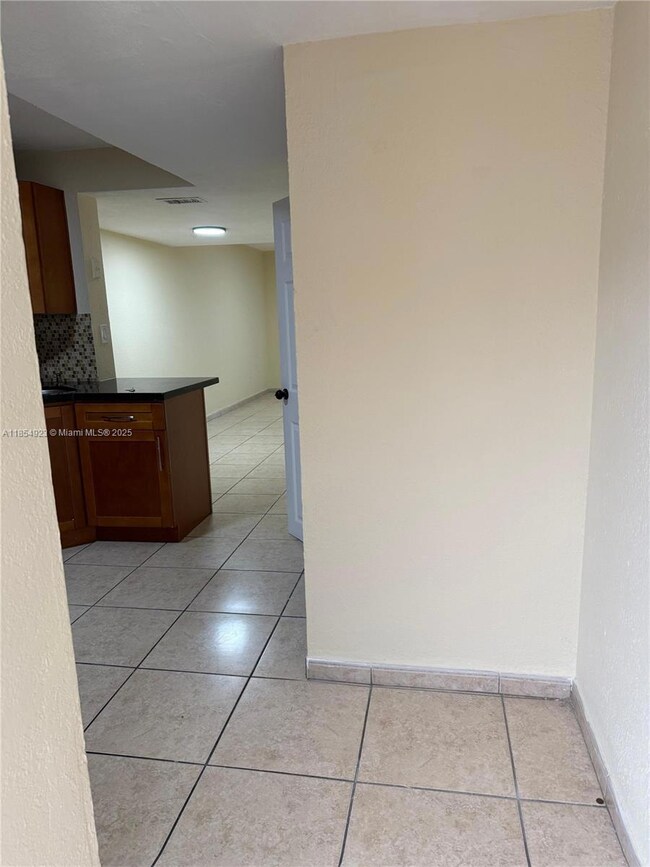 2310 W 60th St unit 9G, Hialeah, FL 33016 - photo 7