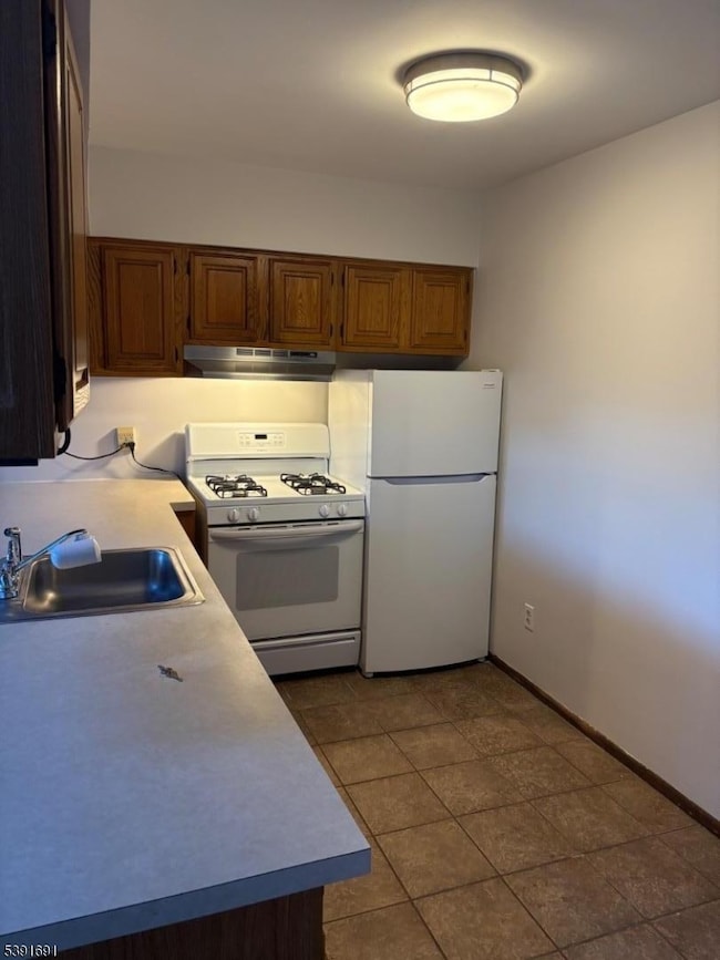 2 Falkenstein Dr unit 6, Vernon, NJ 07462 - photo 4