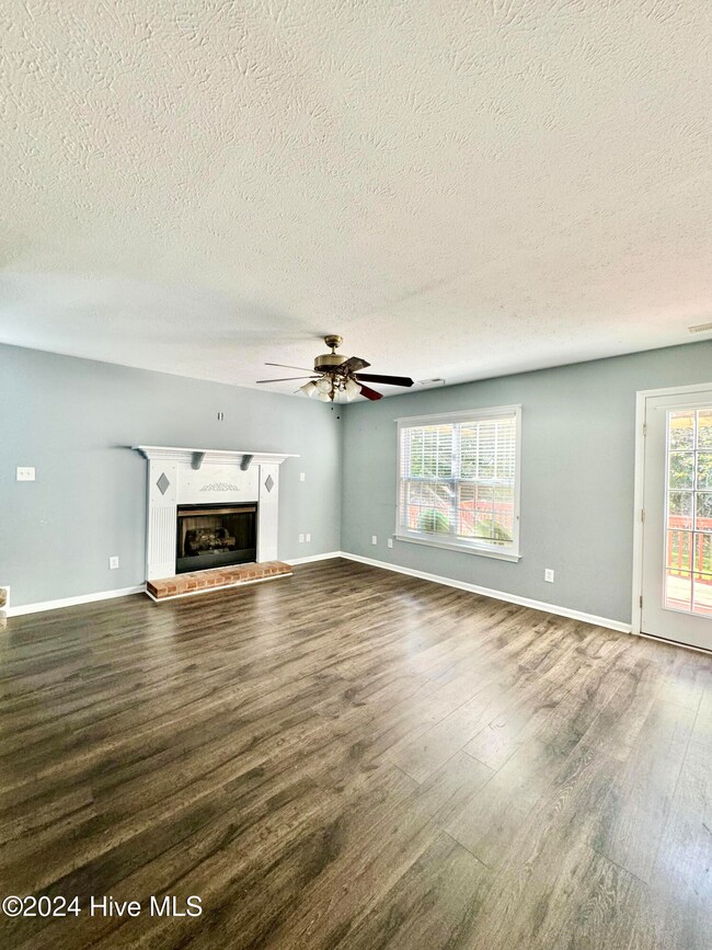 106 Peachtree Dr, Jacksonville, NC 28546 - photo 5