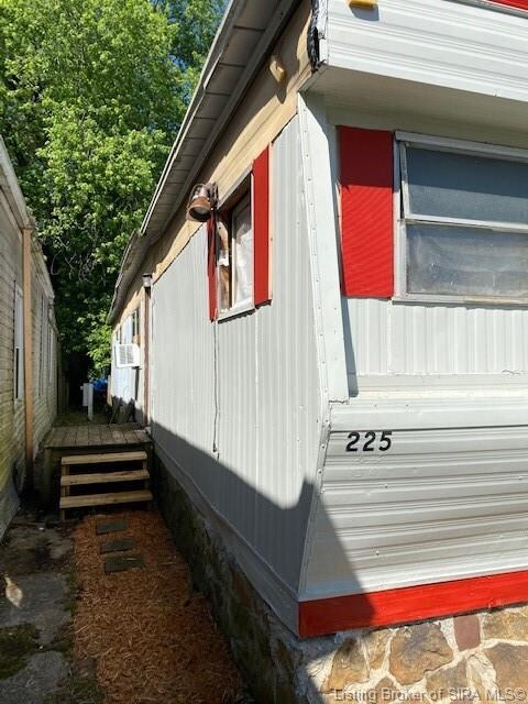 225 W 9th St, New Albany, IN 47150 - photo 2