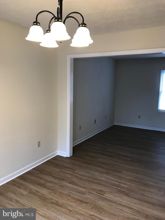 100 Oakmont Cir, Winchester, VA 22602 - photo 7