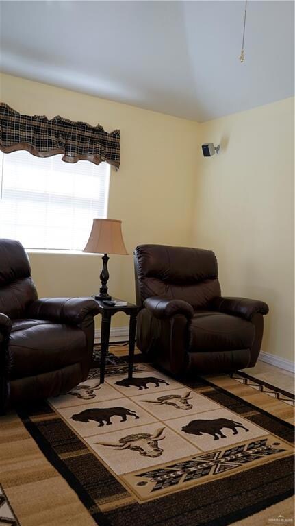 4010 Lark Dr, Mission, TX 78572 - photo 3