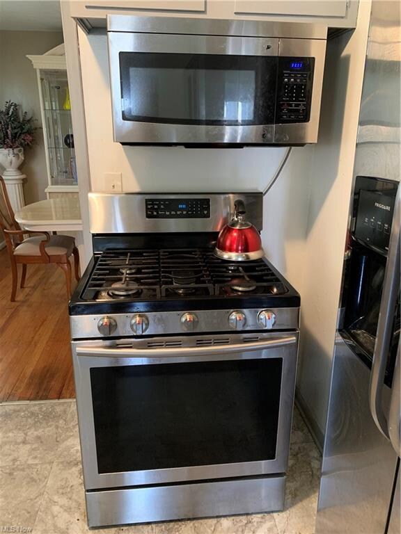 All appliance stay.