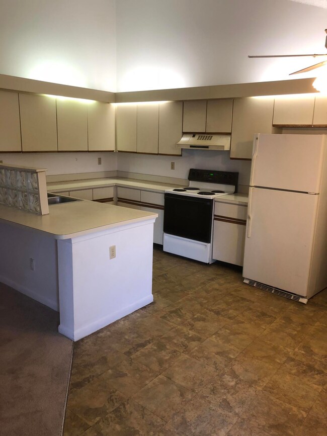 1050 Summit Trail Cir unit A, West Palm Beach, FL 33415 - photo 2