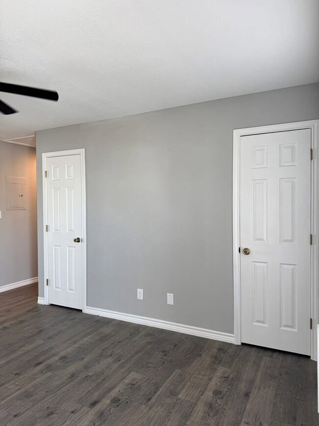 2255 N Veterans Blvd unit 8, Eagle Pass, TX 78852 - photo 7