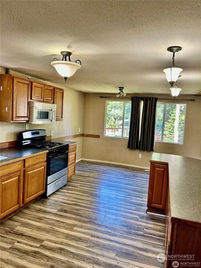 8925 Pepperidge Ln SE, Yelm, WA 98597 - photo 4