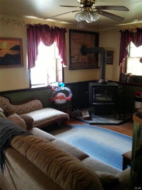 33 Mountain Rd, Lenhartsville, PA 19534 - photo 7