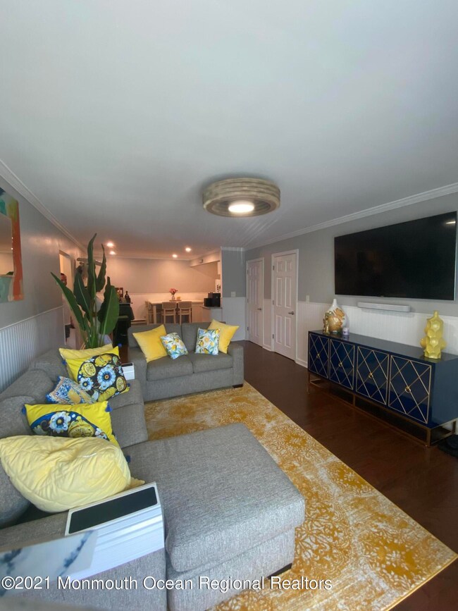 Yacht Harbor unit b1 winter, Sea Bright, NJ 07760 - photo 2