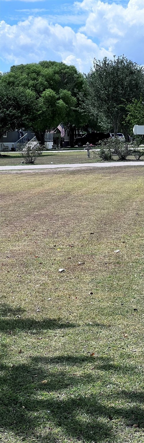 10214 Harry Dr, Needville, TX 77461 - photo 6