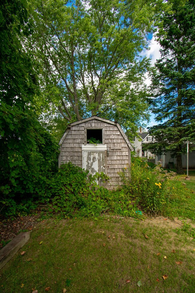 83 Holmes Street Rockland