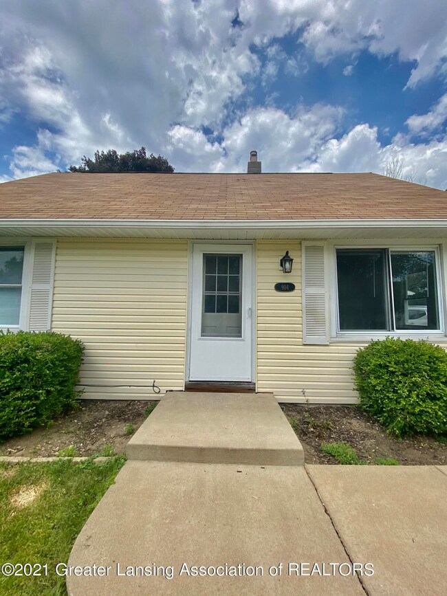 914 Mel Ave, Lansing, MI 48911 - photo 2