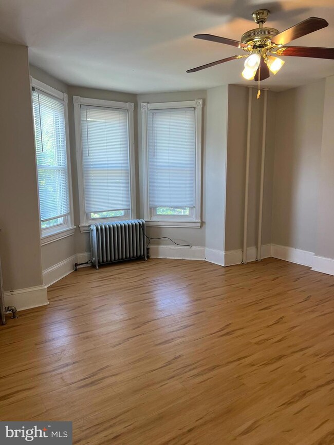 38 N Richardson Ave unit 1, Lansdale, PA 19446 - photo 3