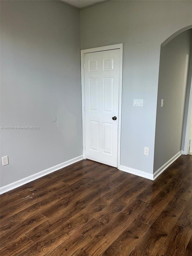 10586 SW 6th St unit 1410, Pembroke Pines, FL 33025 - photo 2