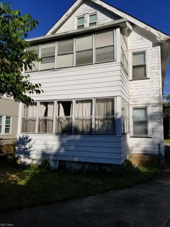 16014 Neladale Rd, Cleveland, OH 44112 - photo 2