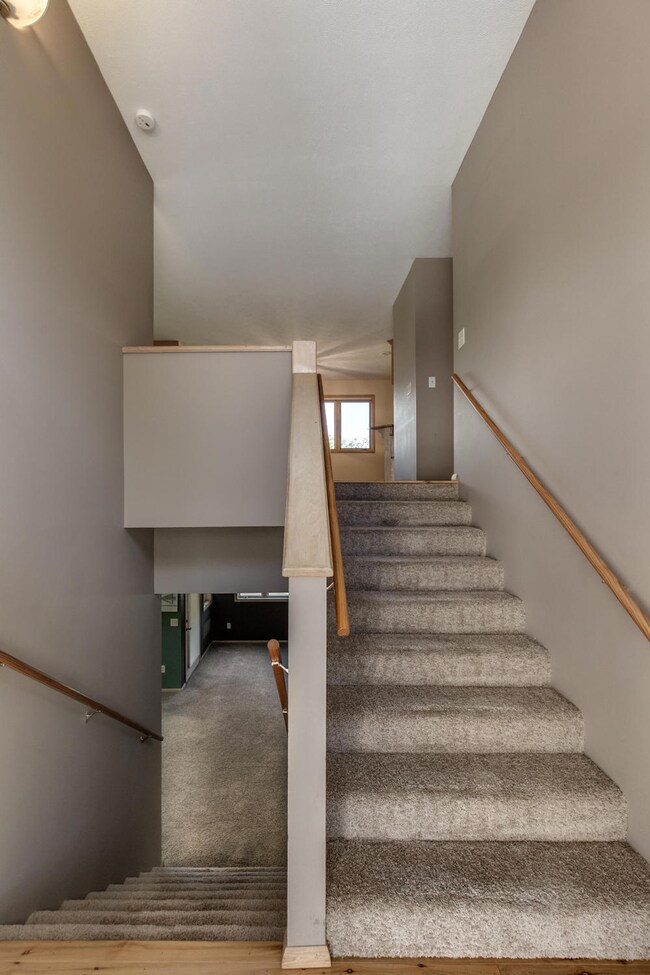 RE_103 Secluded ln-7