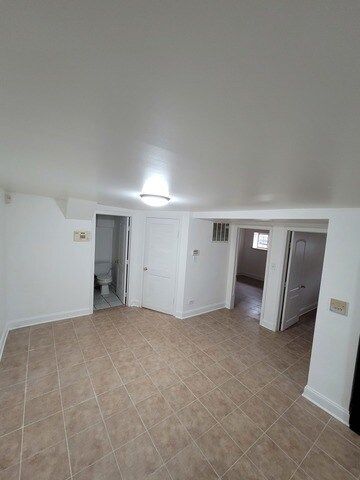 2821 W Rosemont Ave unit G, Chicago, IL 60659 - photo 4