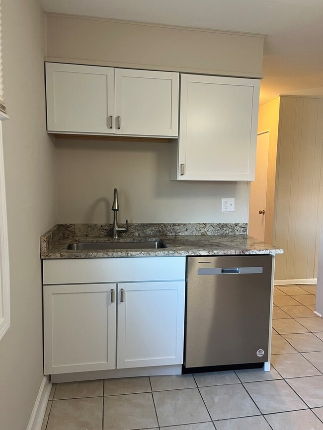 4864 W Carol St unit D, Niles, IL 60714 - photo 5