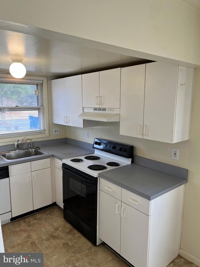 1051 N Main St, Glassboro, NJ 08028 - photo 7