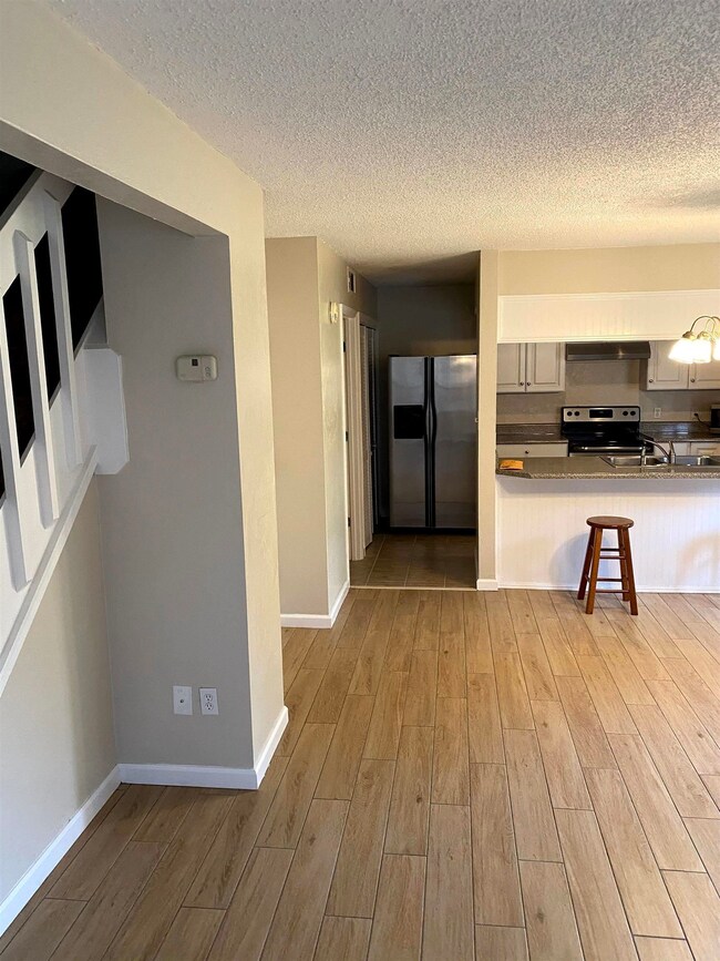 2247 Shady Timbers Cir unit C, Tallahassee, FL 32304 - photo 3