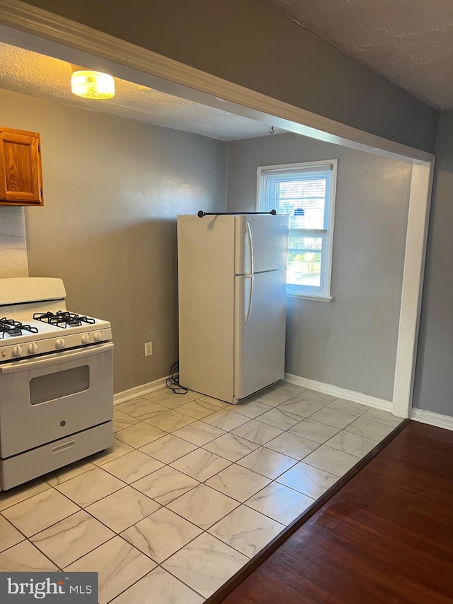 302 E Essex Ave unit 2, Lansdowne, PA 19050 - photo 7