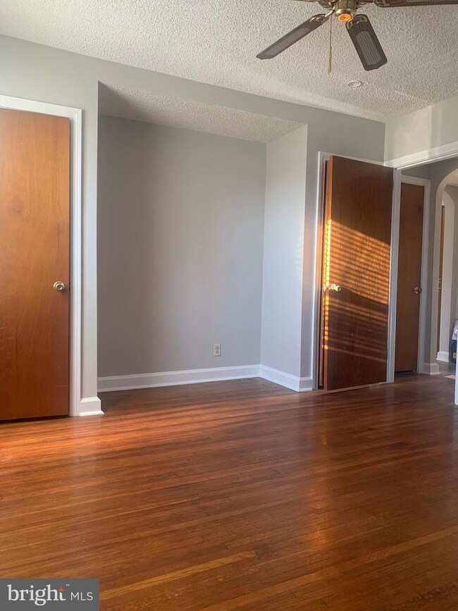 237 Pilgrim Ln, Drexel Hill, PA 19026 - photo 4