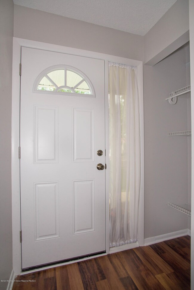 48 Greenwood Dr, Freehold, NJ 07728 - photo 5