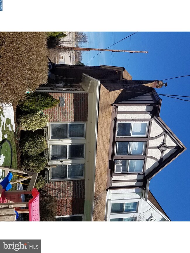 2429 Wynnefield Dr, Havertown, PA 19083 - photo 2