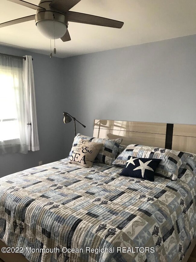 E72852DC-358E-4053-8F42-64D784F5B7FE