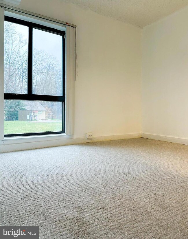 5907 Tamar Dr, Columbia, MD 21045 - photo 5