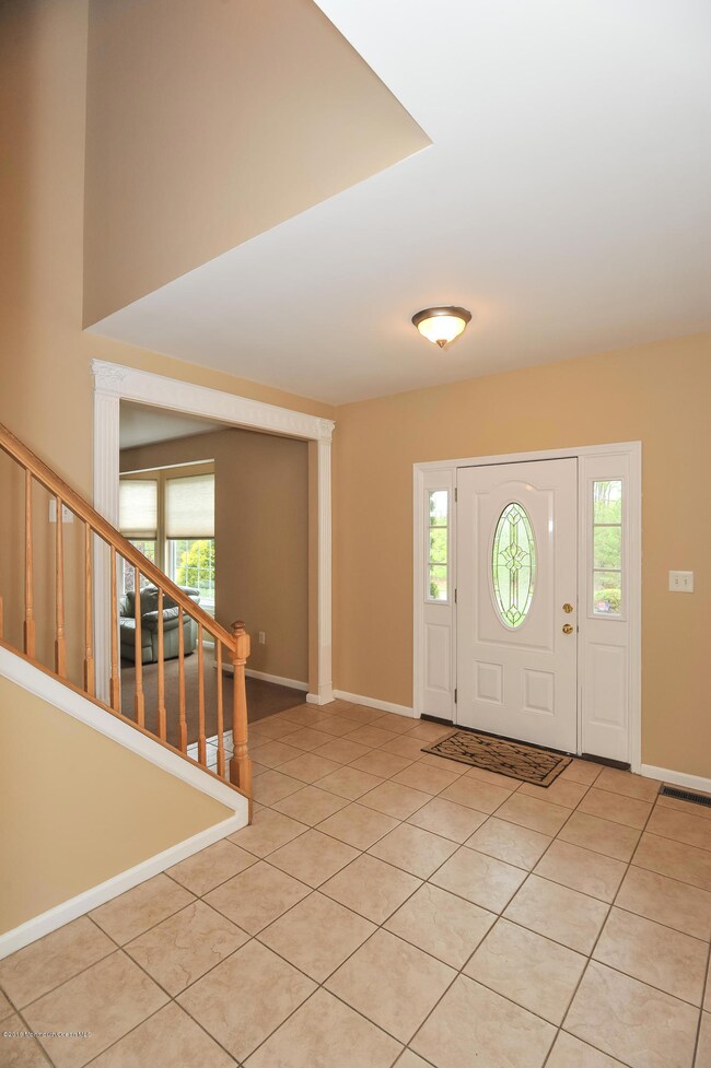 Tiled Foyer Entry