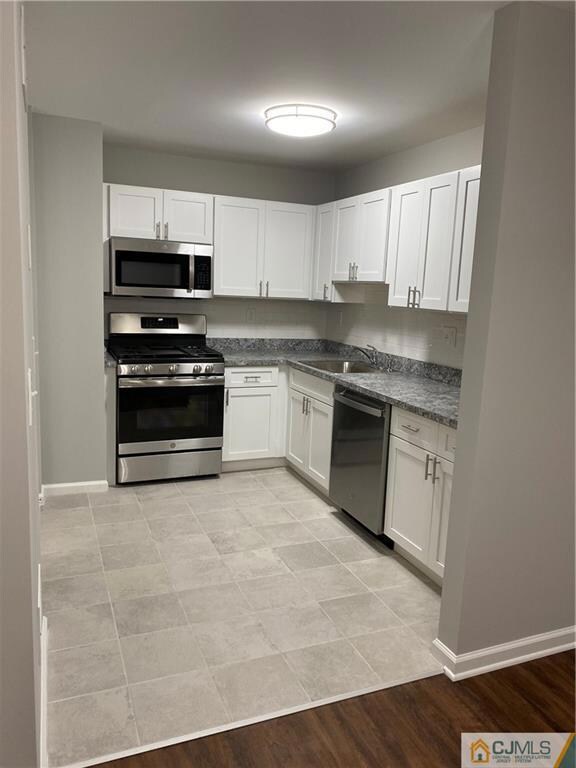 738 Cricket Ln, Woodbridge, NJ 07095 - photo 2