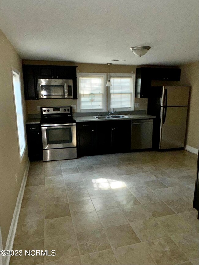 154 Main St, Winterville, NC 28590 - photo 4