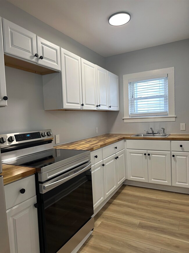 30 Ledge St unit 1, Nashua, NH 03060 - photo 2