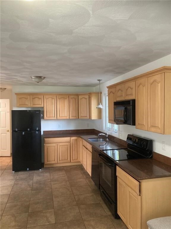 1 Legris Commons Ln unit 6, West Warwick, RI 02893 - photo 4