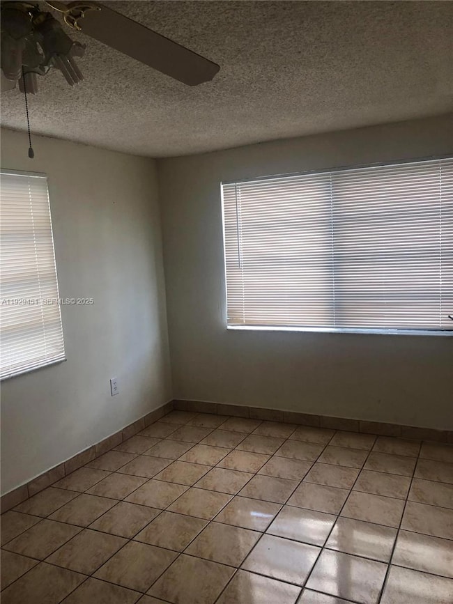 932 E 32nd St, Hialeah, FL 33013 - photo 4