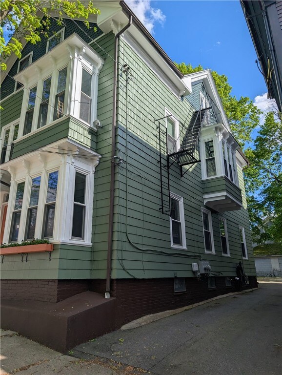 193 Howell St unit 3, Providence, RI 02906 - photo 5