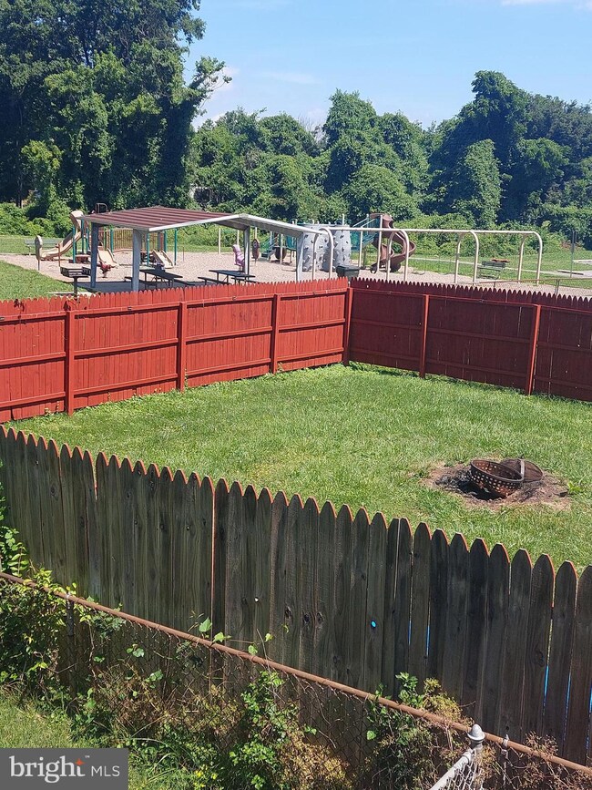 1120 Booker Dr, Capitol Heights, MD 20743 - photo 3