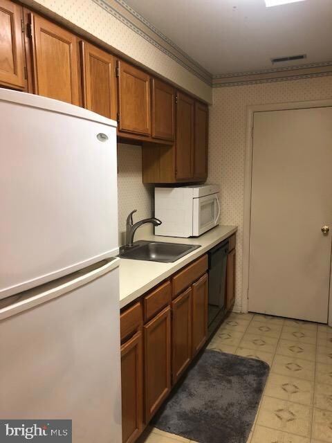 504A Cypress Point Cir, Mount Laurel, NJ 08054 - photo 4