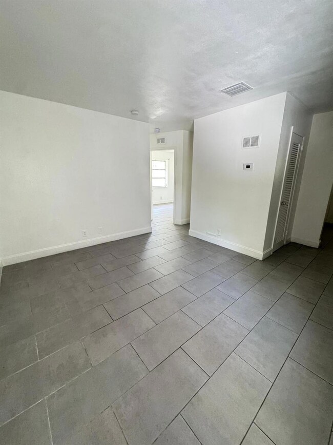 914 3rd St unit 2, West Palm Beach, FL 33401 - photo 4