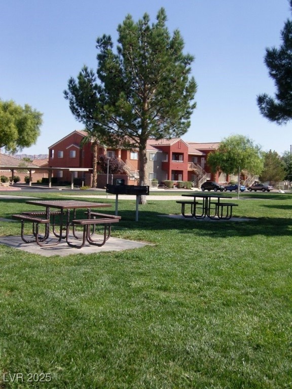 Surrounding community with a yard