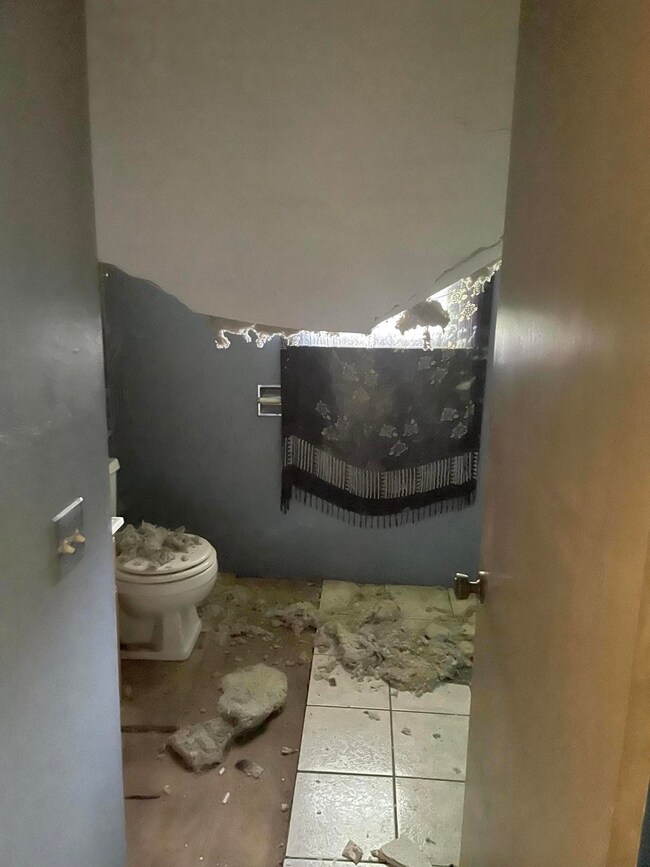 911 W Hughs St, Bolivar, MO 65613 - photo 4