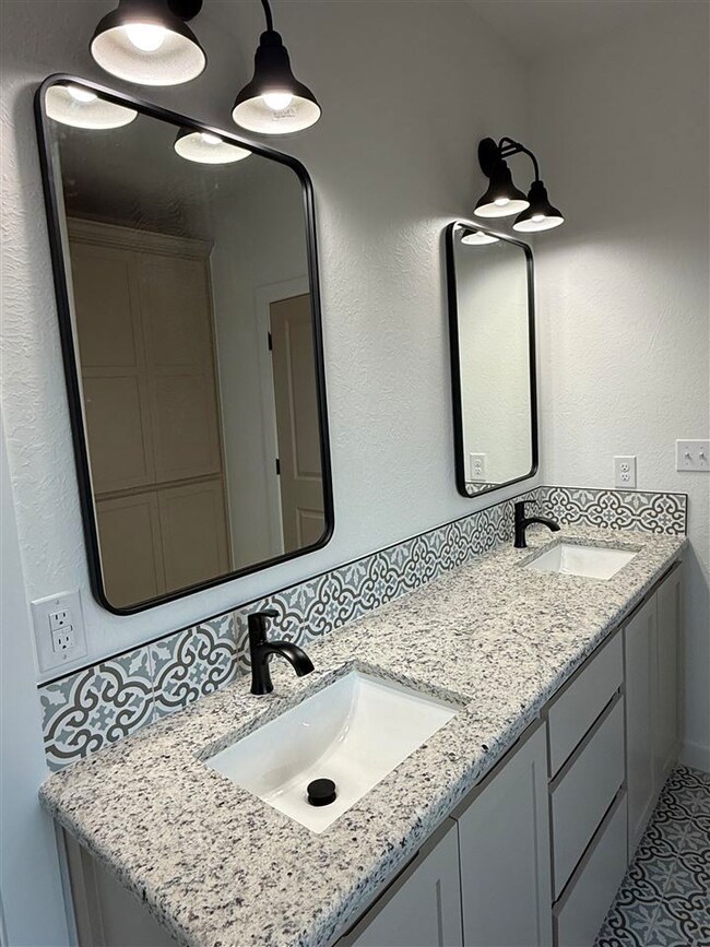 358 Weaver Way, Fletcher, OK 73541 - photo 4