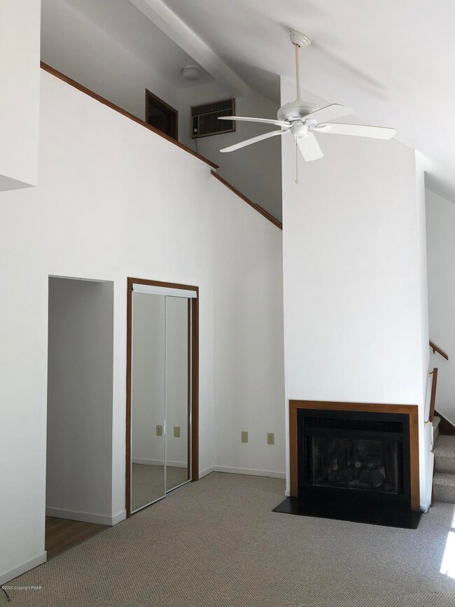 120 Meadow View Ct, Bushkill, PA 18324 - photo 5