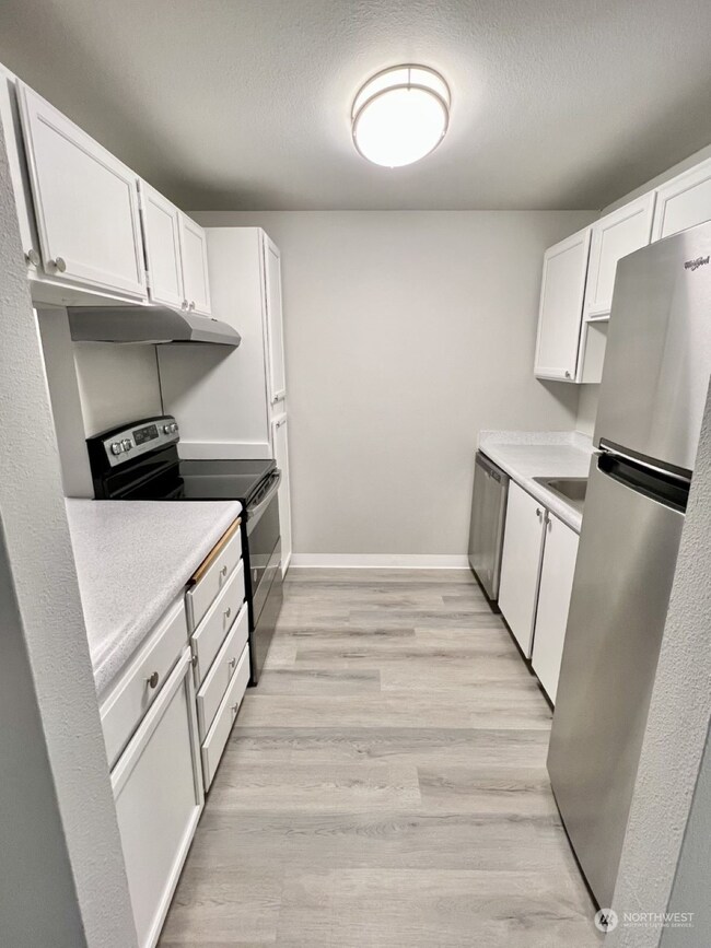 3430 I St NE unit J101, Auburn, WA 98002 - photo 3