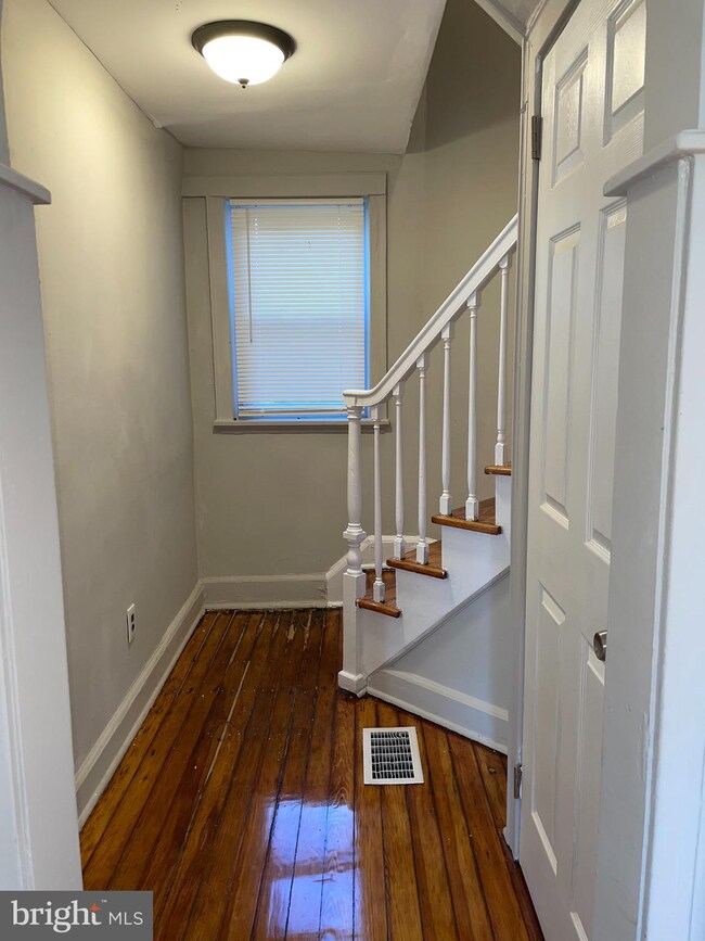 1506 N Chesapeake Rd, Camden, NJ 08104 - photo 5