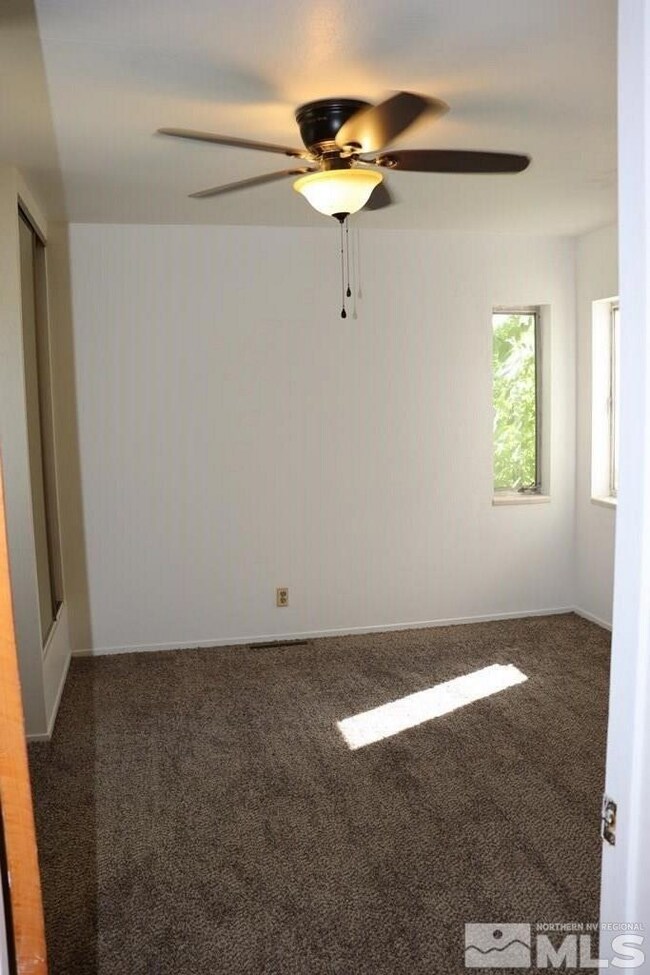 1235 Melarkey St, Winnemucca, NV 89445 - photo 4