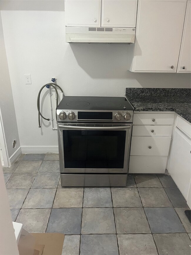 1220 Shadowdale Dr unit 17, Houston, TX 77043 - photo 2