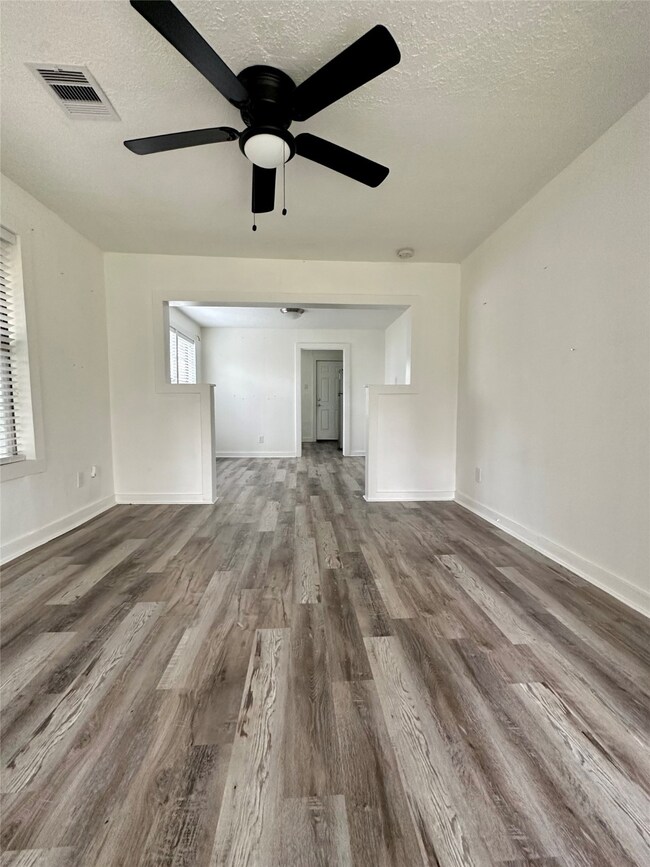 3931 Dorchester St, Houston, TX 77016 - photo 4