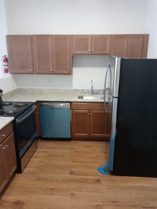 372 Clinton Ave unit 3, Albany, NY 12206 - photo 3